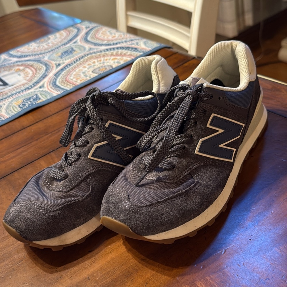 New Balance 574 dark blue
